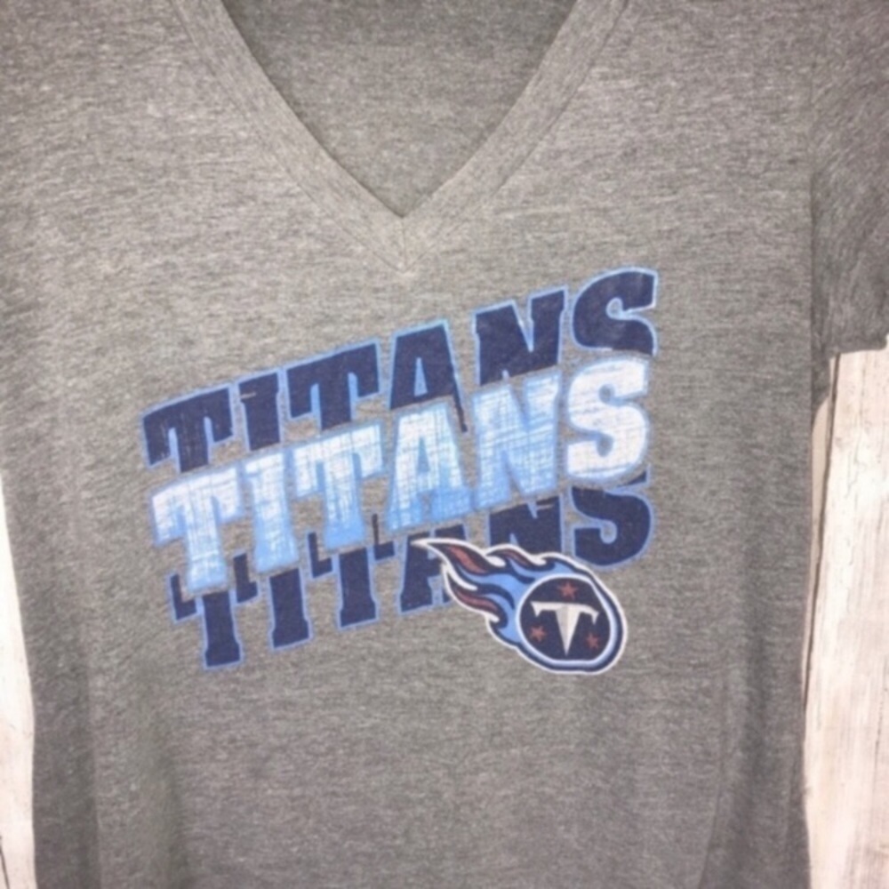 NFL Tennessee Titans Women’s Large Graphic Tee Grey Blue Football Shirt - Picture 3 of 7